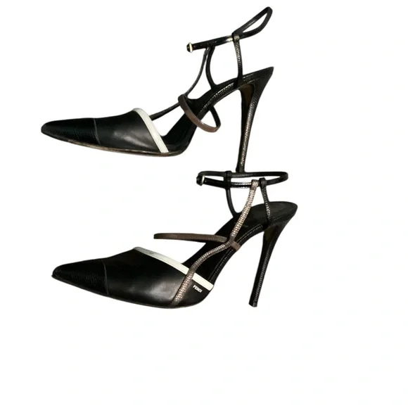 Fendi
Leather Slingback Pumps - Picture 5 of 6